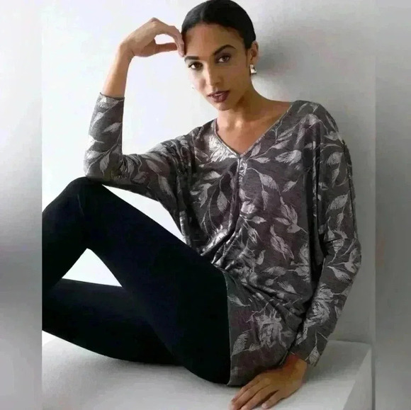 White House Black Market Charcoal Leaf Print Blouse - Picture 6 of 8